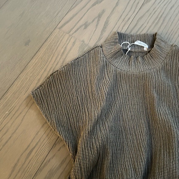 Going out top - Picture 3 of 6